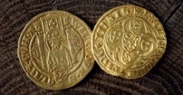 Zwei mittelalterliche Goldmünzen (Foto: Jürgen Vogel/LVR-LandesMuseum Bonn)