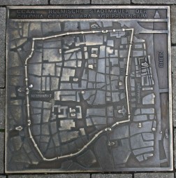 Relief mit einem Plan zur römischen Stadtmauer von Köln