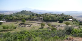 Blick über die Agora von Morgantina hinweg zum Ätna. Foto: Holger Baitinger