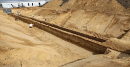 Ausgegrabenes Teilstück der römischen Eifelwasserleitung